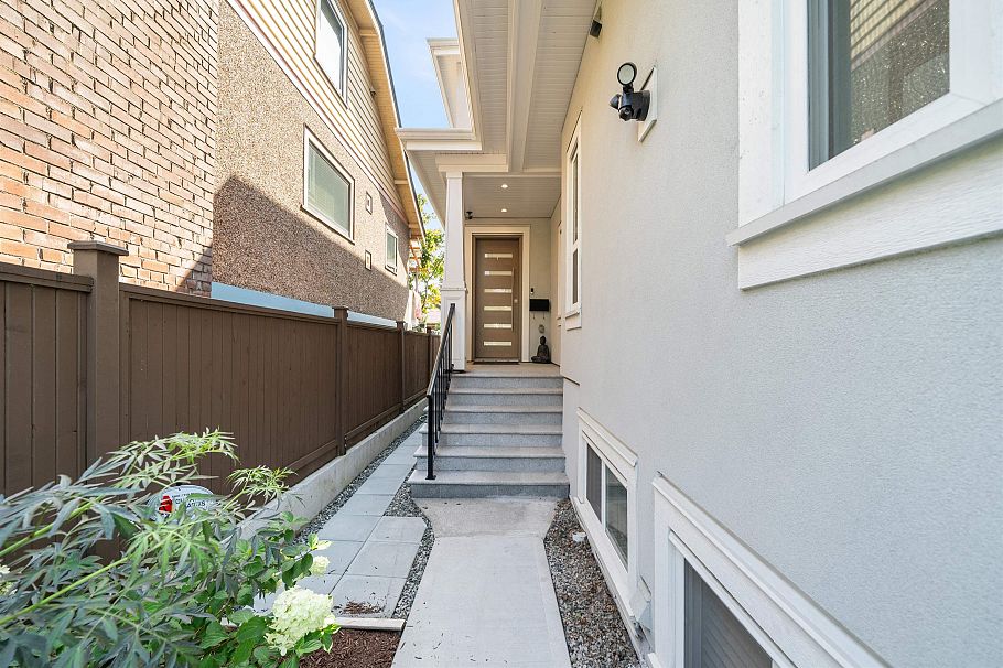 3448 Pandora Street Vancouver, BC - 23