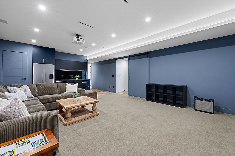 4528 Skyline Drive North Vancouver, BC - 28