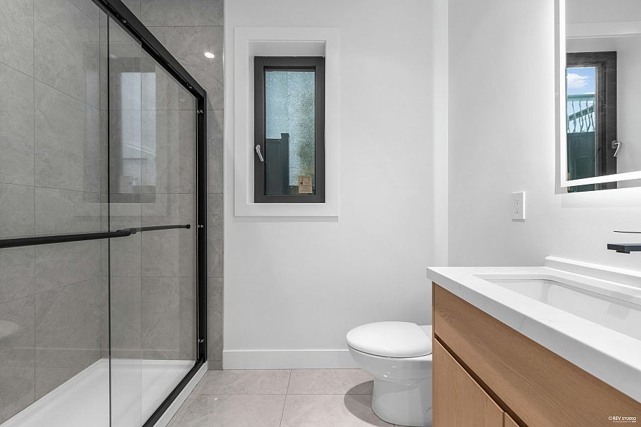 2 262 E 65th Avenue Vancouver, BC - 18