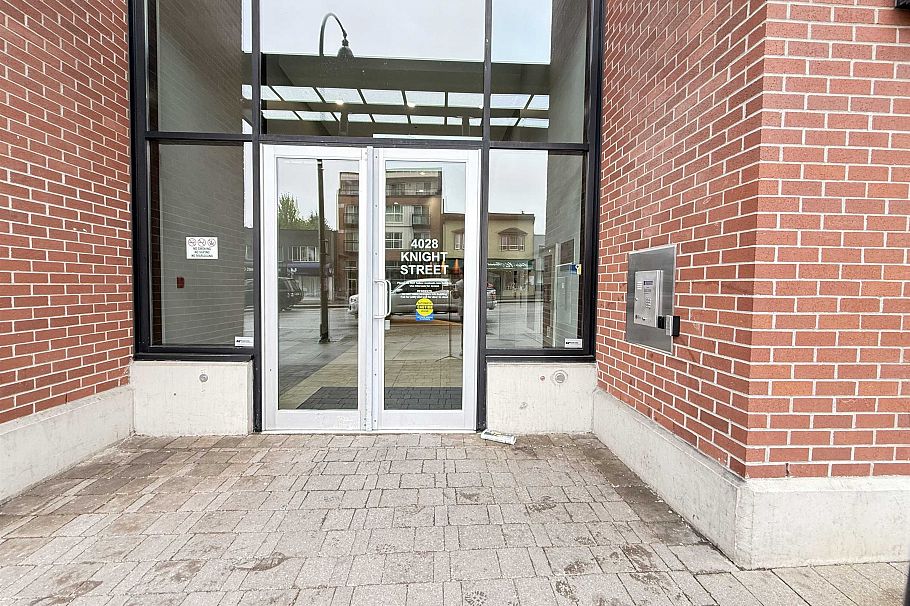 405 4028 Knight Street Vancouver, BC - 4