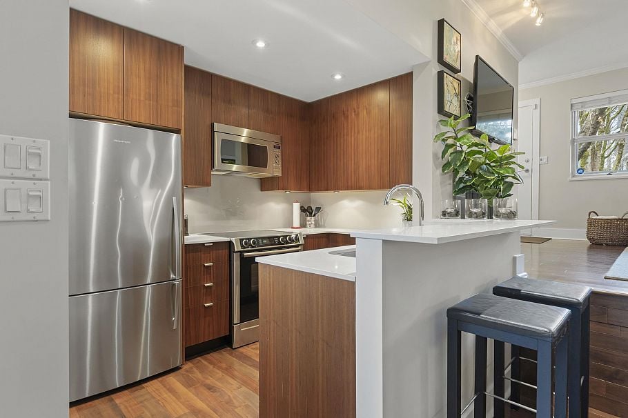 181 W 13th Avenue Vancouver, BC - 14