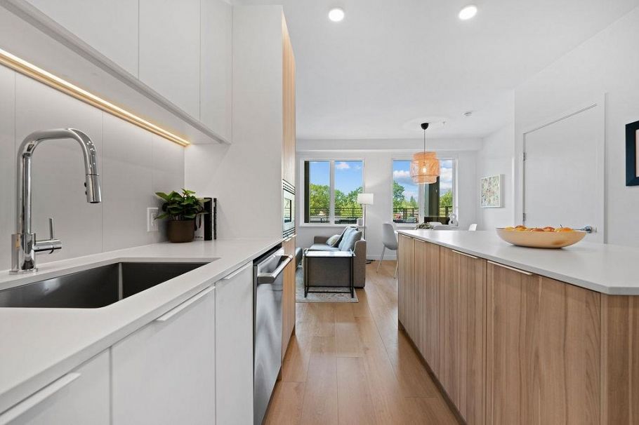 504 2450 Garden Drive Vancouver, BC - 12