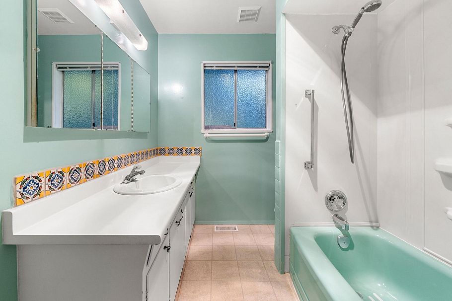 2086 Tompkins Crescent North Vancouver, BC - 12