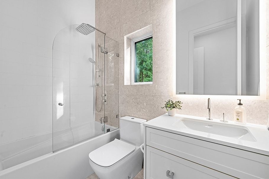 4528 Skyline Drive North Vancouver, BC - 26