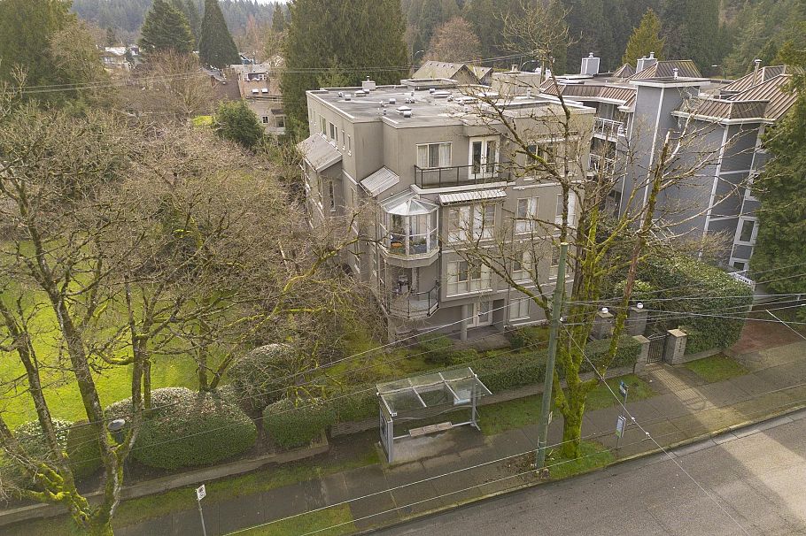 402 4688 W 10th Avenue Vancouver, BC - 37