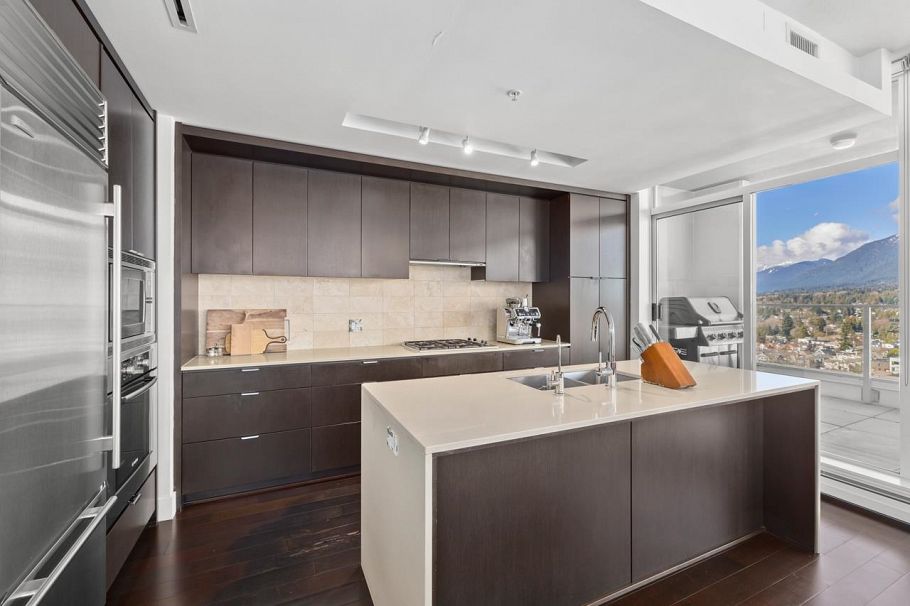 1804 1320 Chesterfield Avenue North Vancouver, BC - 3