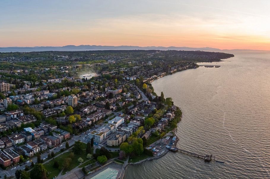 311 2803 W 4th Avenue West Vancouver, BC - 2