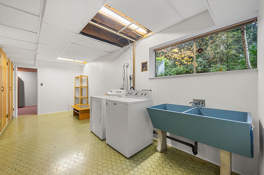 2086 Tompkins Crescent North Vancouver, BC - 22