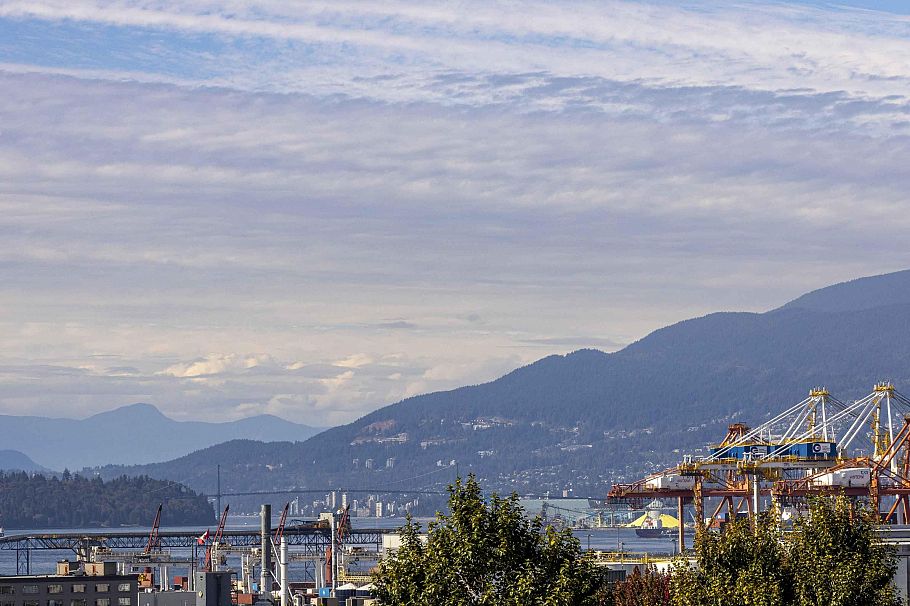 PH20 2150 E Hastings Street Vancouver, BC - 32