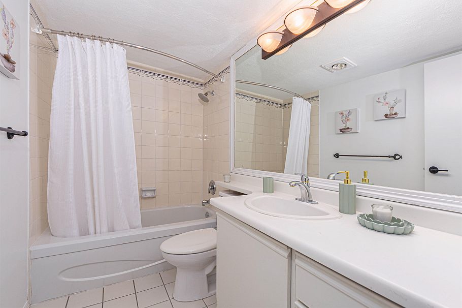 28 1345 W 4th Avenue Vancouver, BC - 12