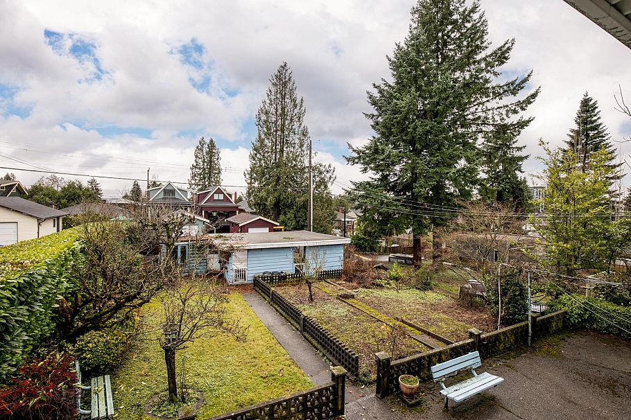 419 E 17th Street North Vancouver, BC - 19