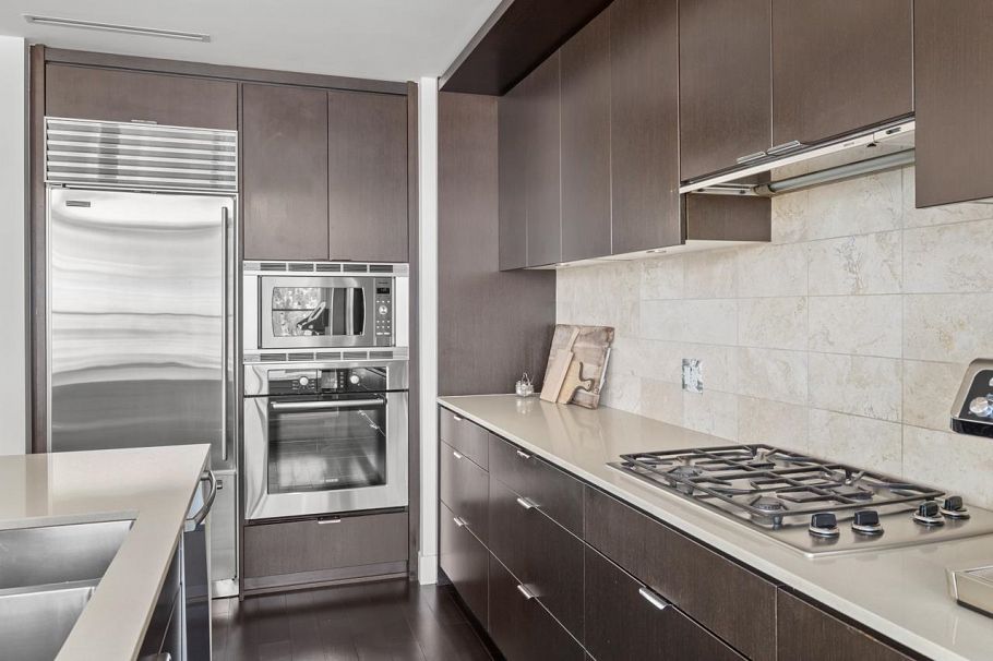 1804 1320 Chesterfield Avenue North Vancouver, BC - 10