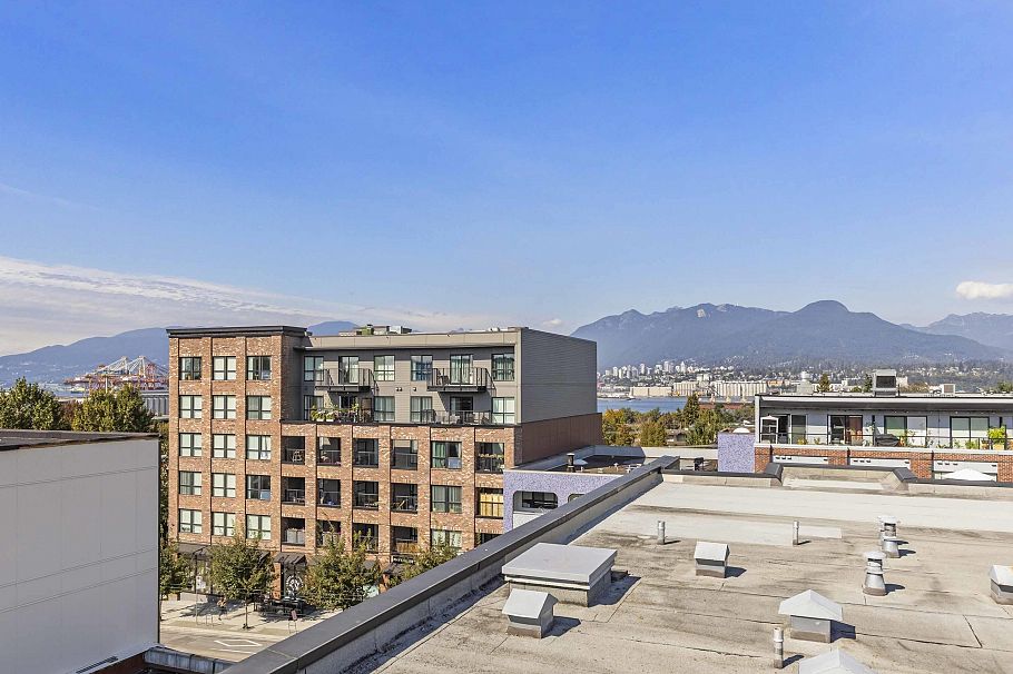PH20 2150 E Hastings Street Vancouver, BC - 7