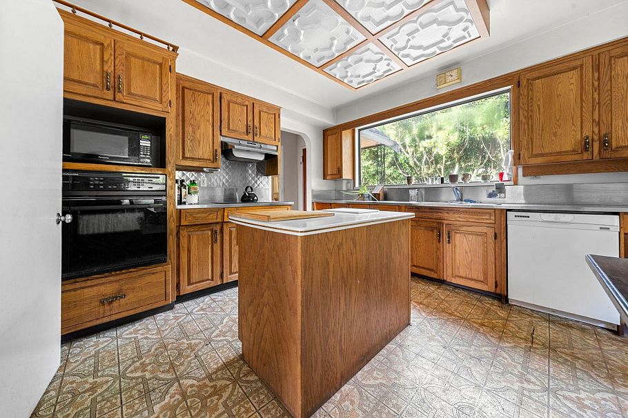 3041 St. Marys Avenue North Vancouver, BC - 12