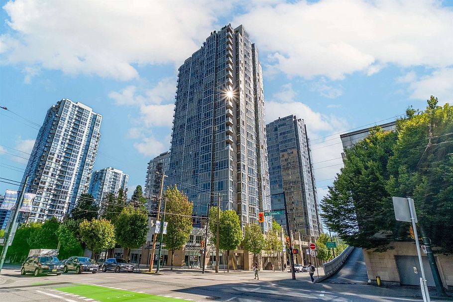 301 930 Cambie Street Vancouver, BC - 1