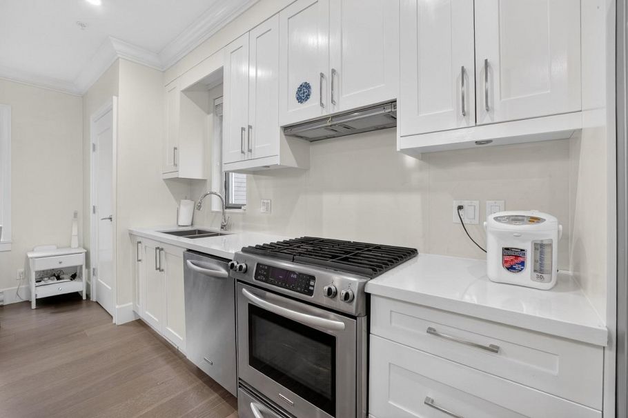 5685 Killarney Street Vancouver, BC - 9