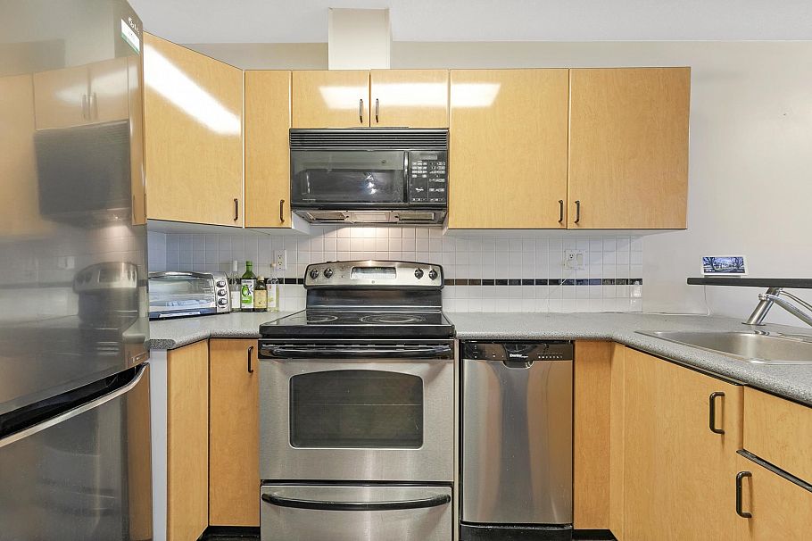 2010 939 Homer Street Vancouver, BC - 11