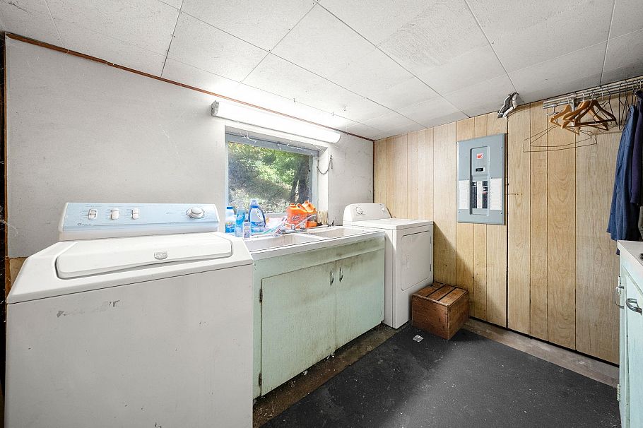 3041 St. Marys Avenue North Vancouver, BC - 27