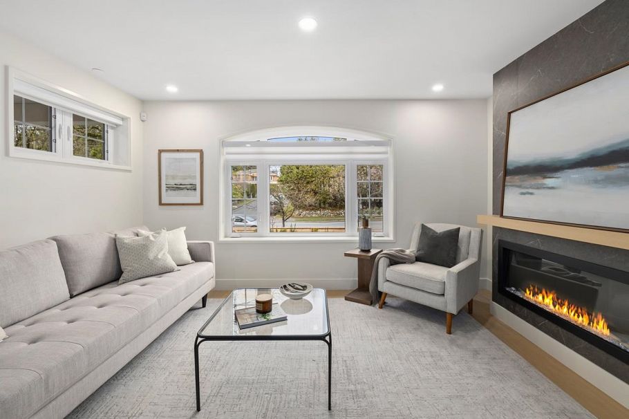 2438 W 49 Avenue Vancouver, BC - 5