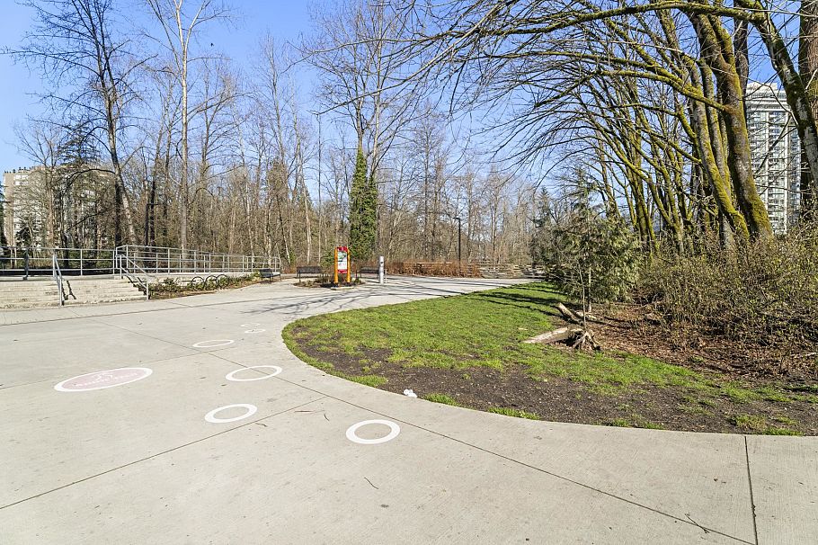 1004 1401 Hunter Street North Vancouver, BC - 22