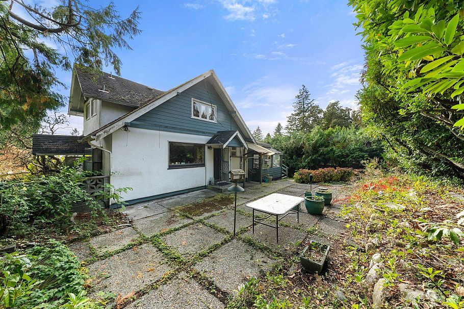 3041 St. Marys Avenue North Vancouver, BC - 32