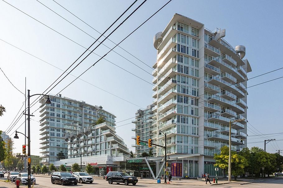 503 4638 Gladstone Street Vancouver, BC - 1