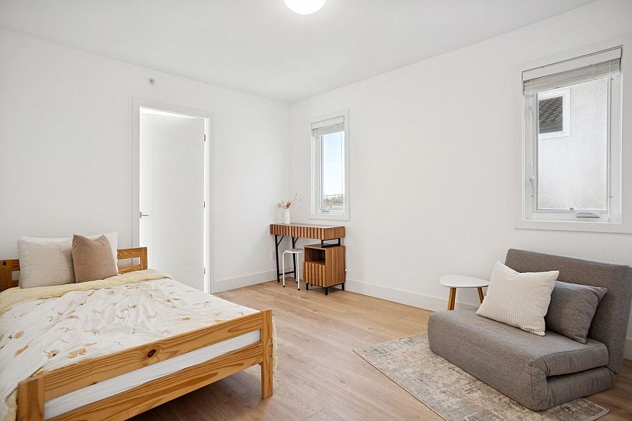 2168 E 8th Avenue Vancouver, BC - 27