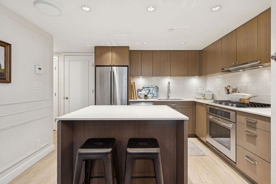 502 111 E 1st Avenue Vancouver, BC - 9