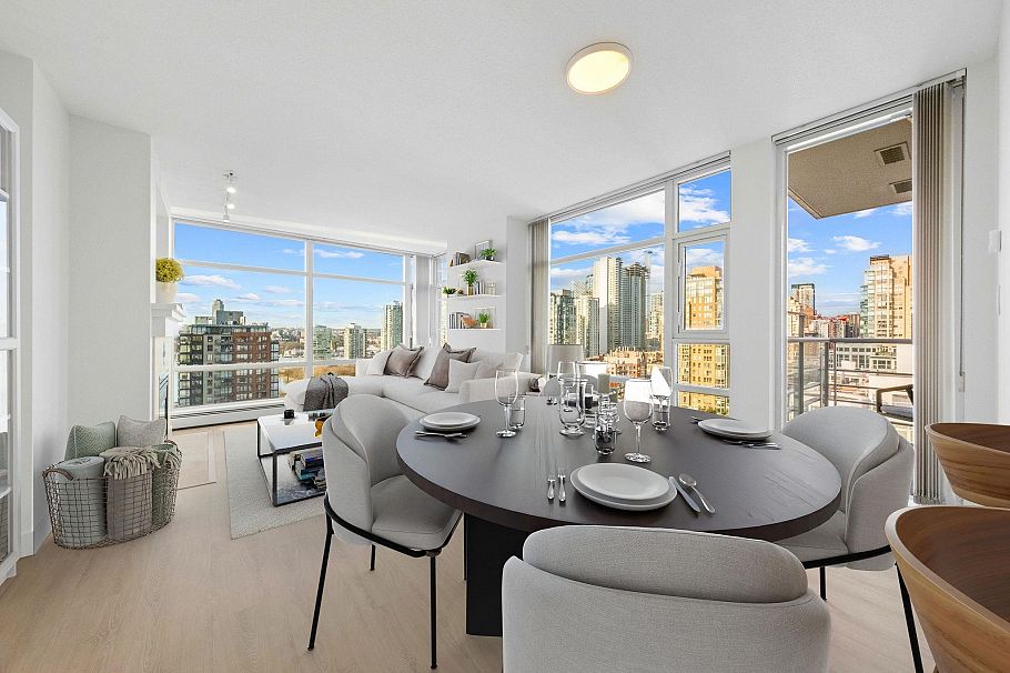 2106 1199 Marinaside Crescent Vancouver, BC - 2