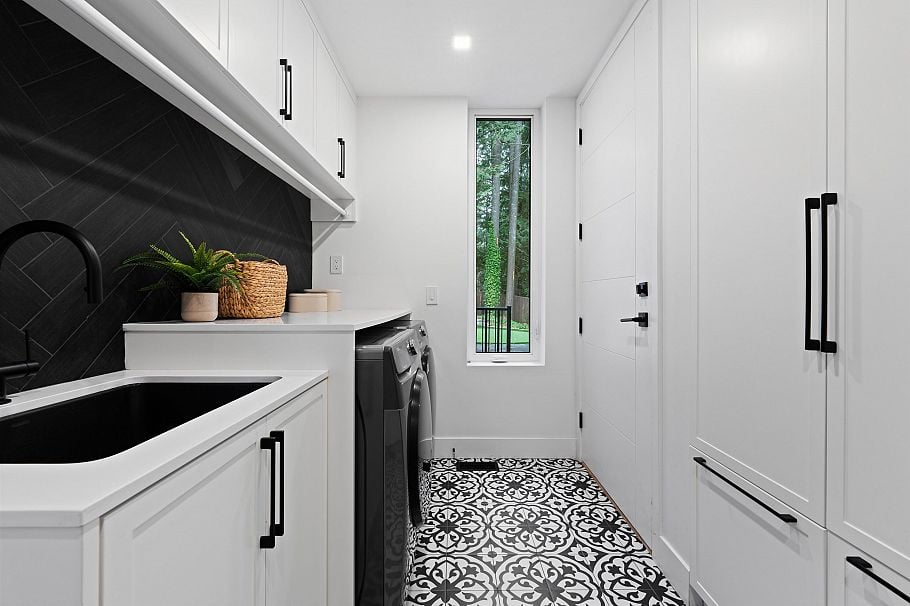 4528 Skyline Drive North Vancouver, BC - 34