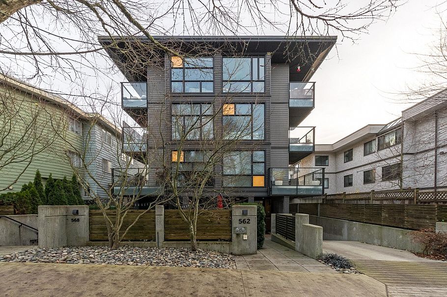 PH1 562 E 7th Avenue Vancouver, BC - 1