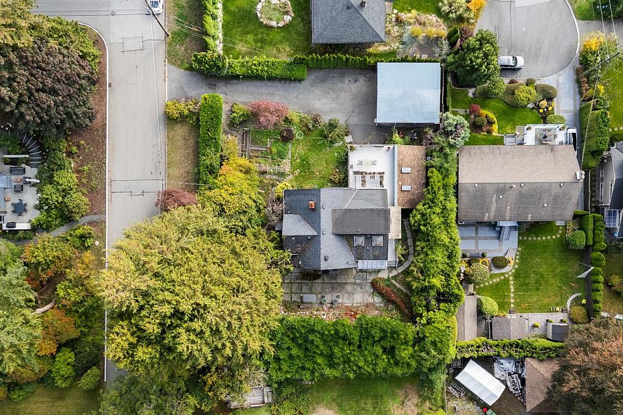 3041 St. Marys Avenue North Vancouver, BC - 39