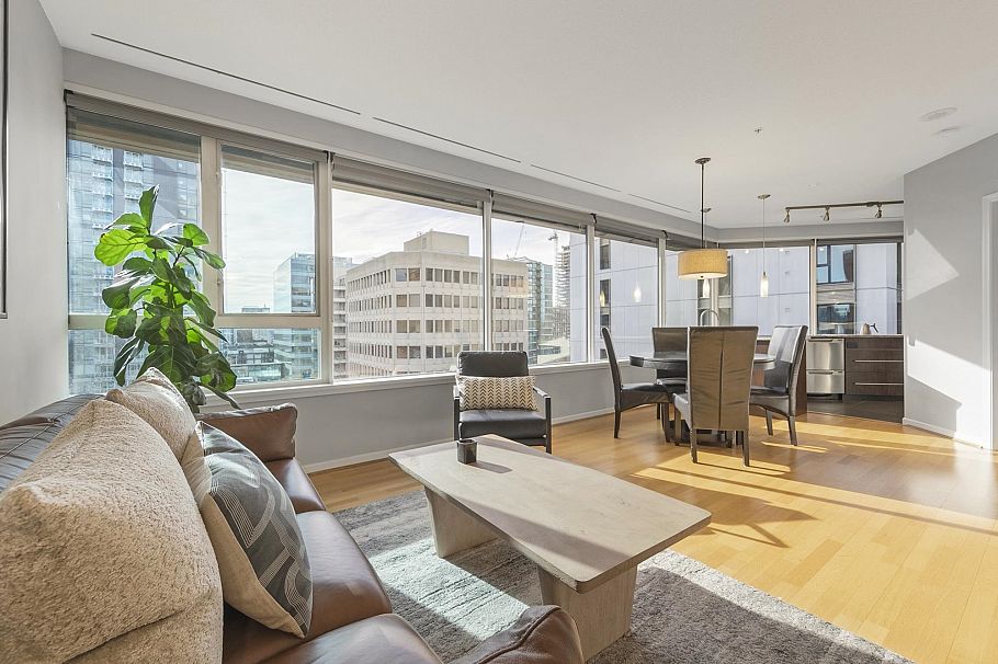 907 1177 Hornby Street Vancouver, BC - 2