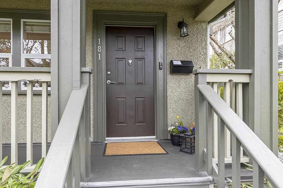 181 W 13th Avenue Vancouver, BC - 3