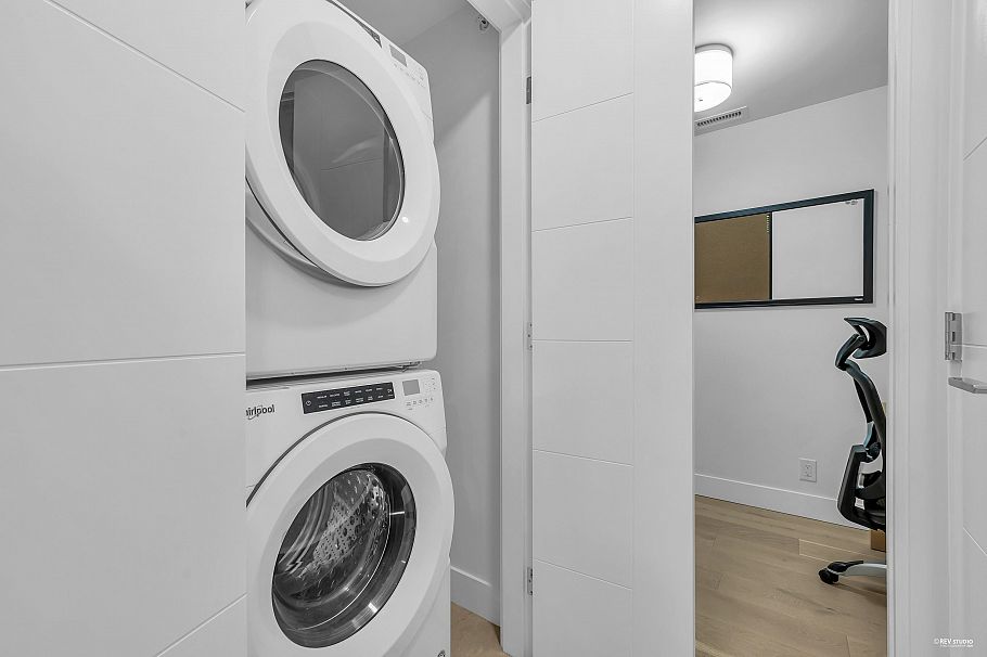 607 2780 Valley Centre Avenue North Vancouver, BC - 17