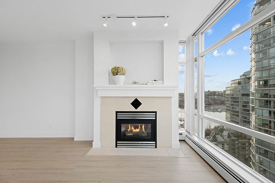 2106 1199 Marinaside Crescent Vancouver, BC - 7