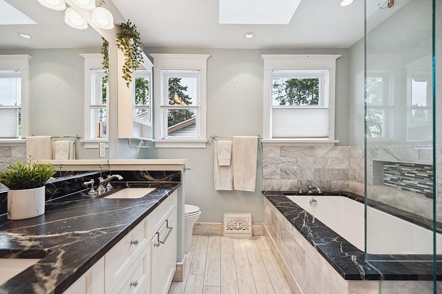 346 E 5th Street North Vancouver, BC - 27