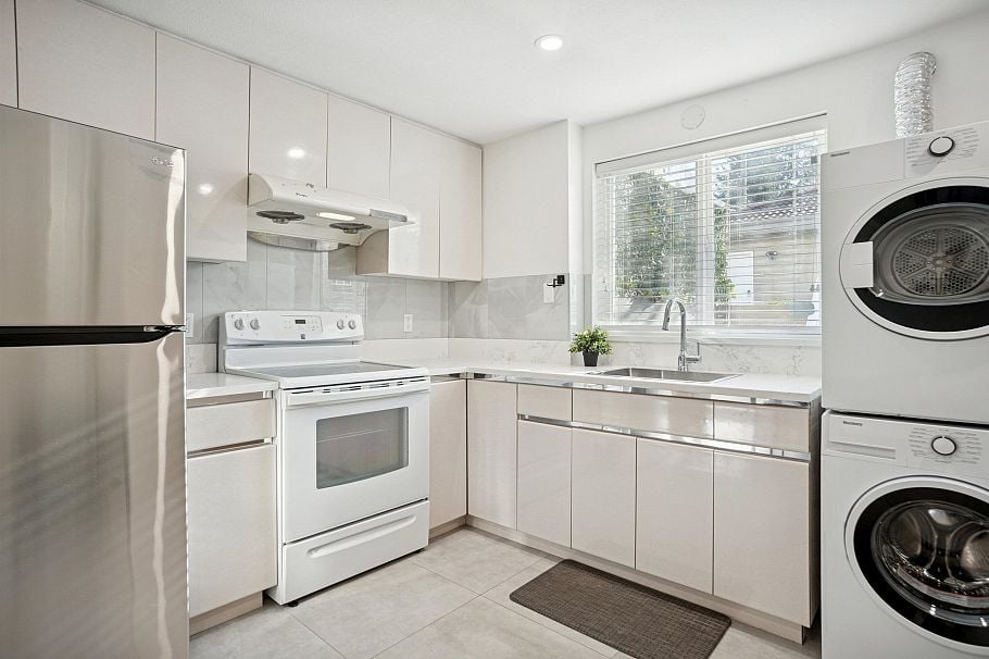 2168 E 8th Avenue Vancouver, BC - 31