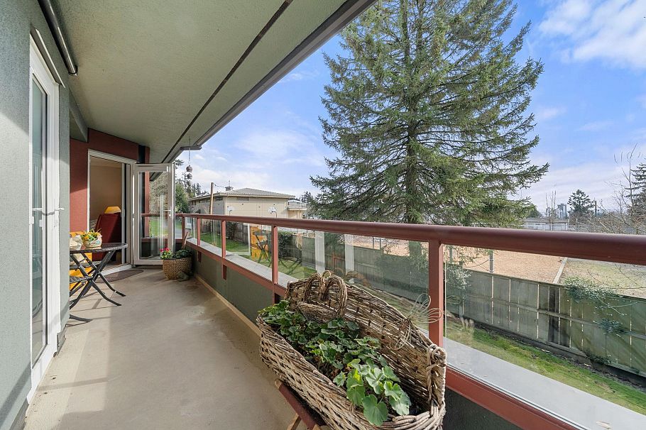 212 2800 Chesterfield Avenue North Vancouver, BC - 13