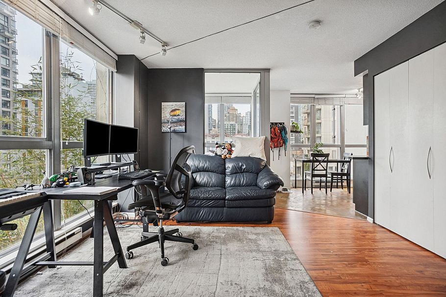 503 1238 Richards Street Vancouver, BC - 2