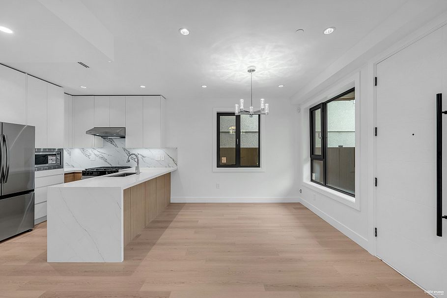 2 262 E 65th Avenue Vancouver, BC - 8