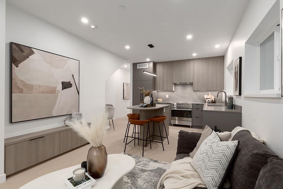 210 2339 E 34th Avenue Vancouver, BC - 5