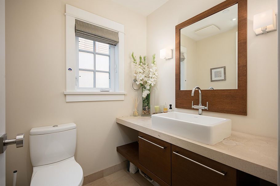 6467 Larch Street Vancouver, BC - 19