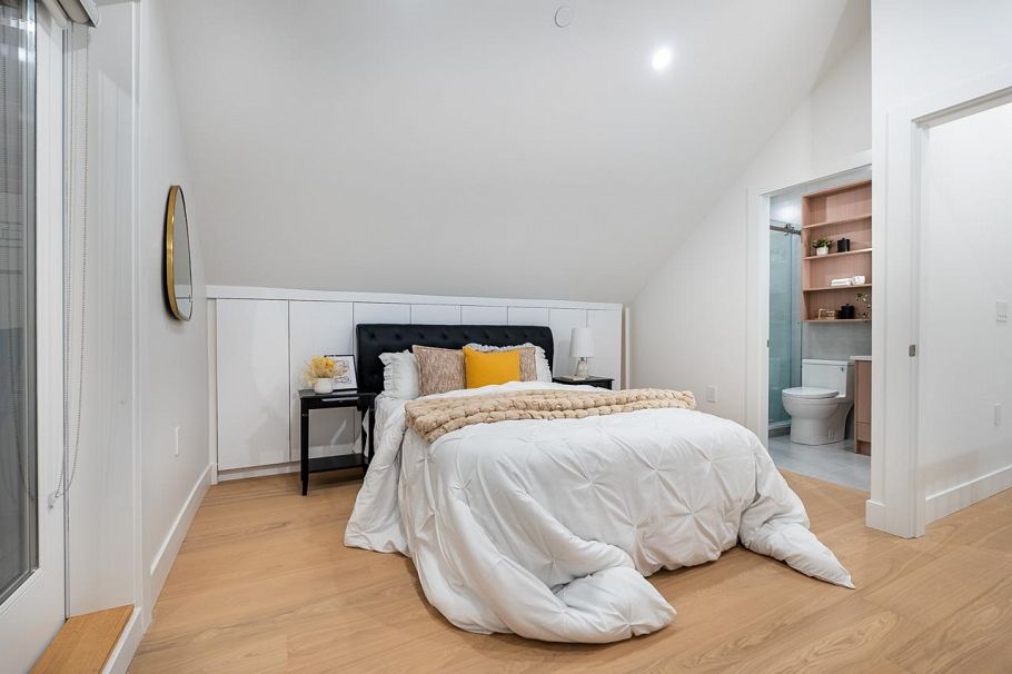 1 5355 Inverness Street Vancouver, BC - 15