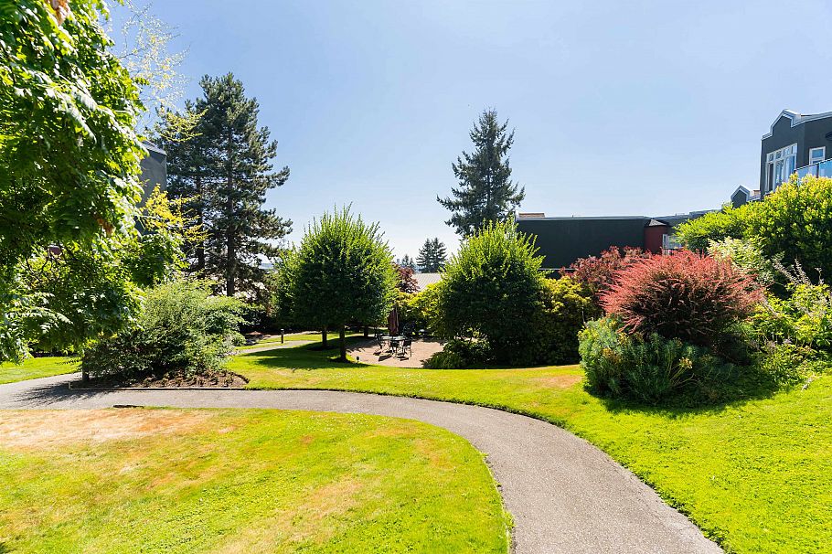 212 2800 Chesterfield Avenue North Vancouver, BC - 38