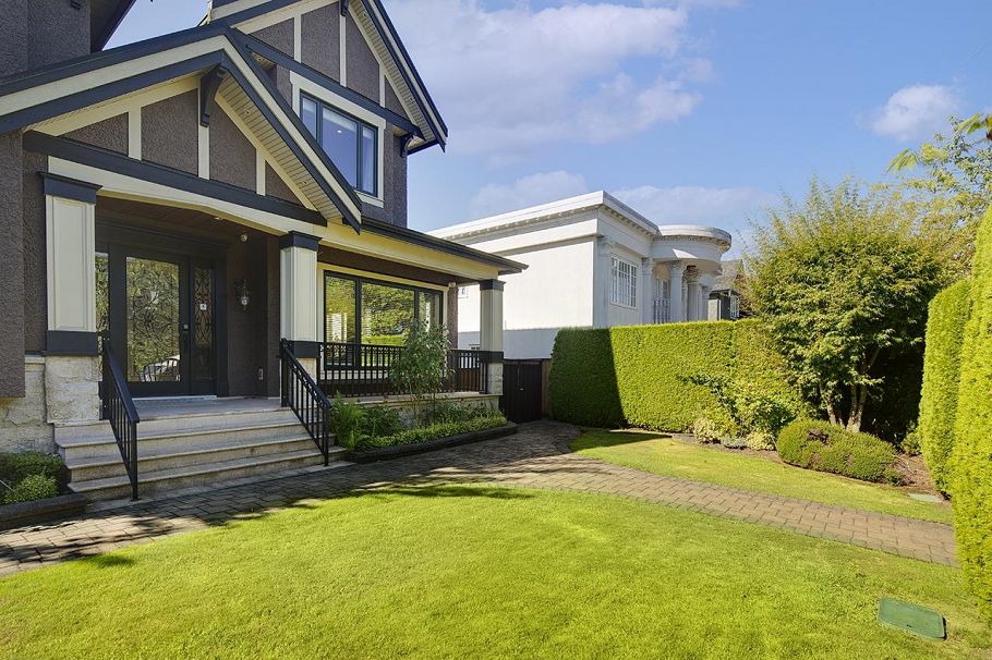 2168 W 16th Avenue Vancouver, BC - 2