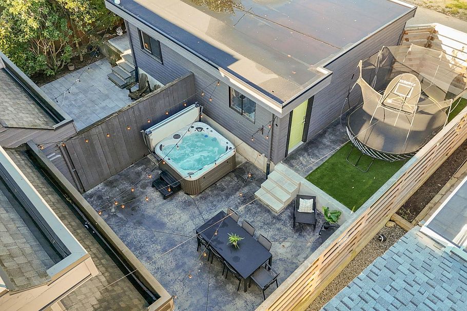 256 W 5th Street North Vancouver, BC - 3