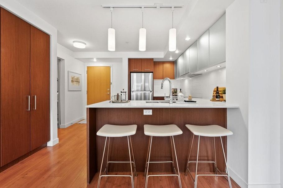 304 221 E 3rd Street North Vancouver, BC - 12