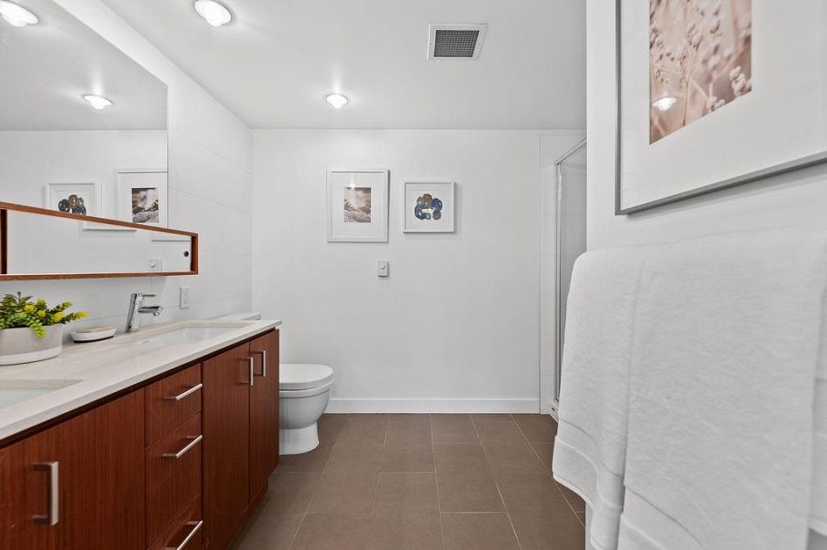 304 221 E 3rd Street North Vancouver, BC - 17