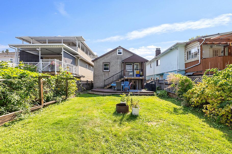 1341 E 29th Avenue Vancouver, BC - 29